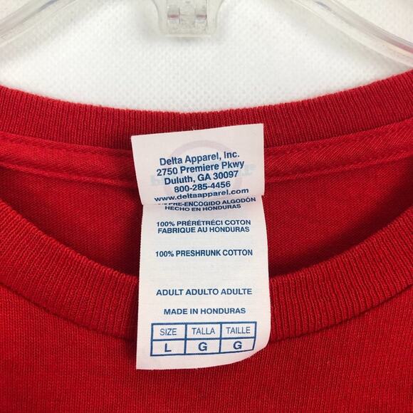 Snoopy Holiday Red Tee 100% Preshrunk Cotton Size Large - Picture 8 of 8